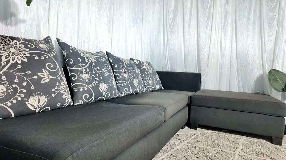 🛋️ Harvey Norman Corner Couch – Comfortable, Spacious, and Ready for a New Home!